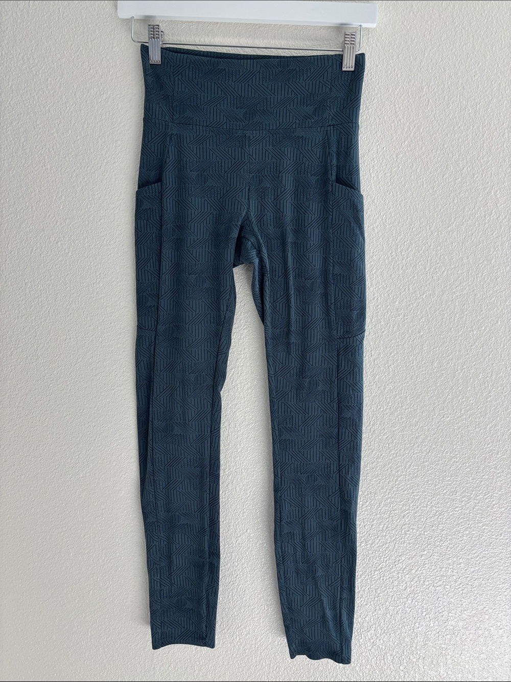 REI Athletic Pocket Legging Size Small Geometric Print Altheisure Yoga Hiking